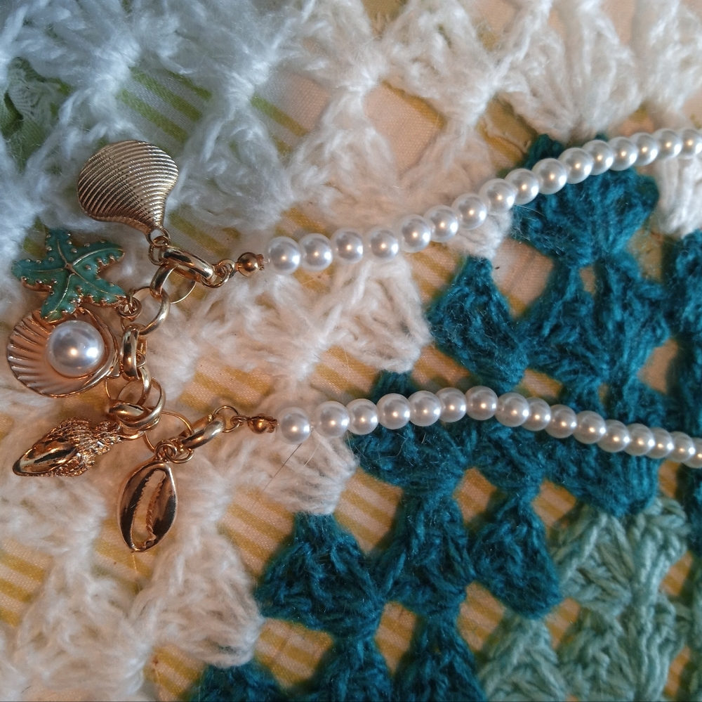 Beach Seashell Theme Pearl Necklace - Picture 3 of 3